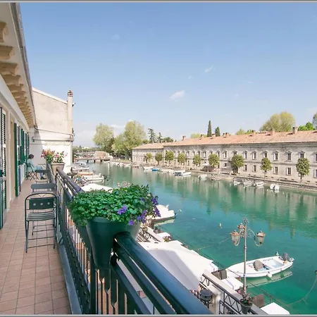 Fiori Sull'acqua Apartment