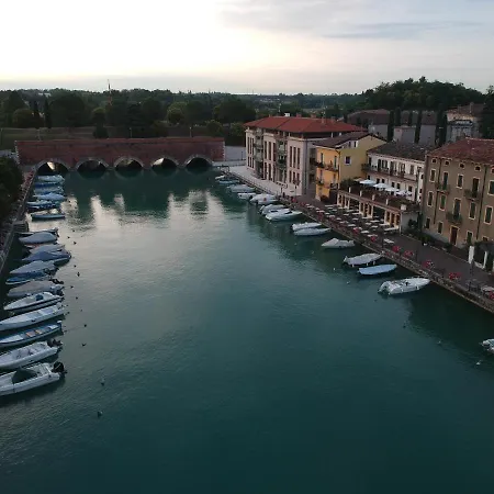 Fiori Sull'acqua Apartment Peschiera del Garda