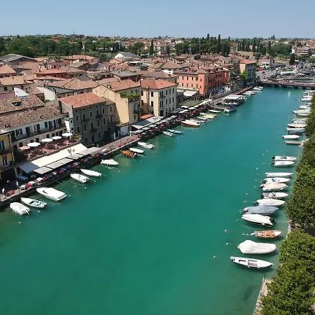 Fiori Sull'acqua Apartment *