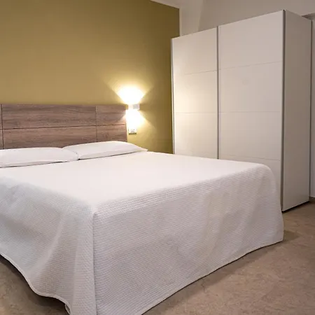 Fiori Sull'acqua * Πεσκιέρα ντελ Γκάρντα