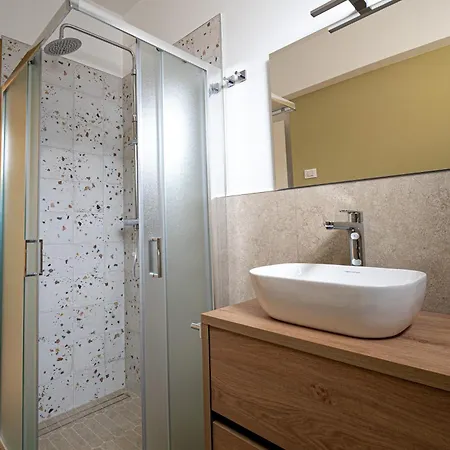 Fiori Sull'acqua Apartment *