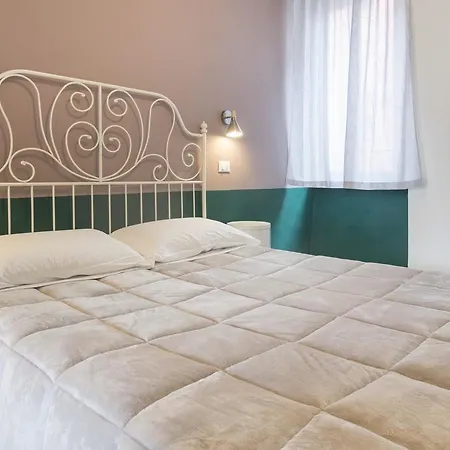 Fiori Sull'acqua Πεσκιέρα ντελ Γκάρντα